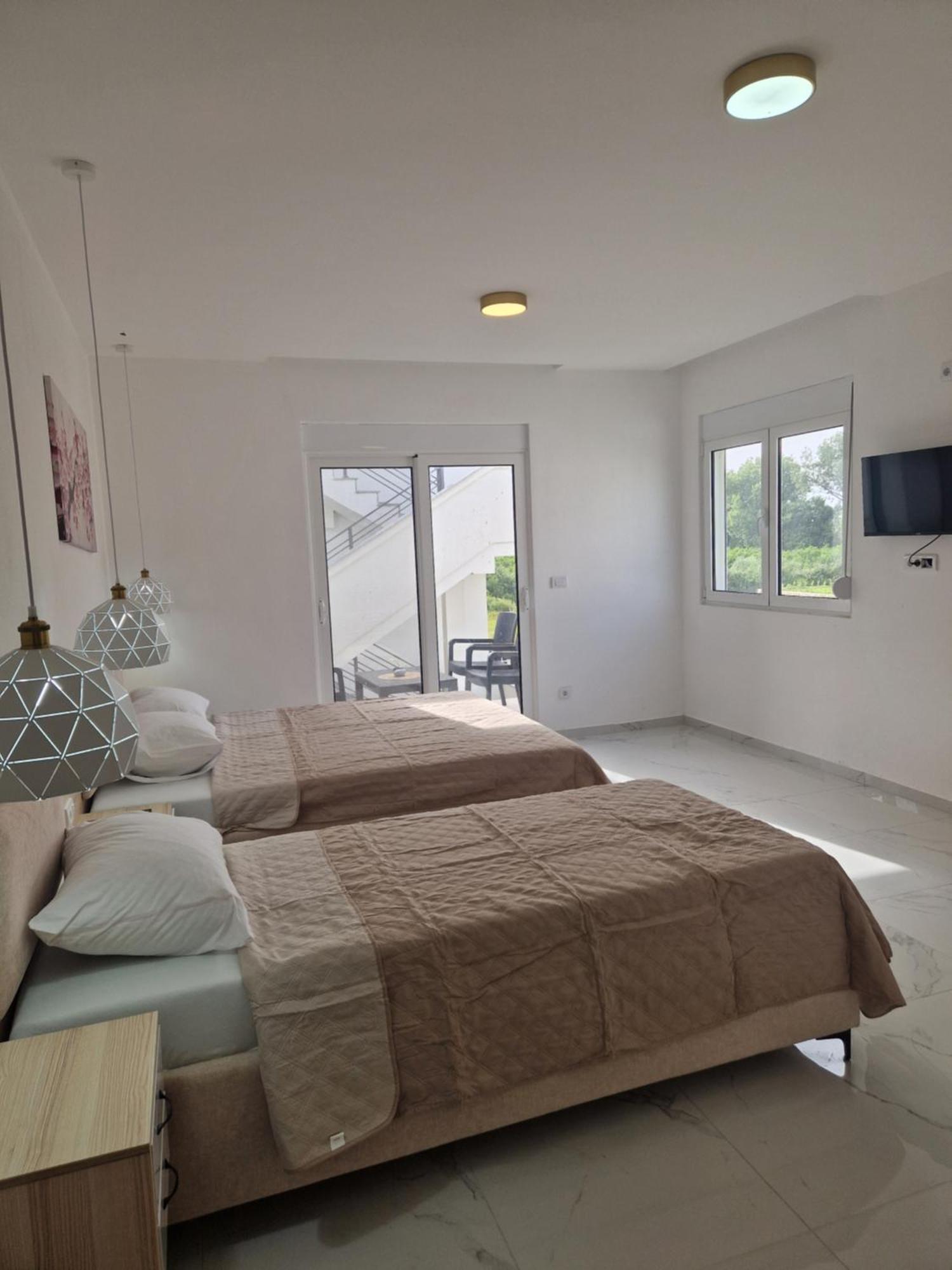 Ivana Apartments อุลซิน ภายนอก รูปภาพ